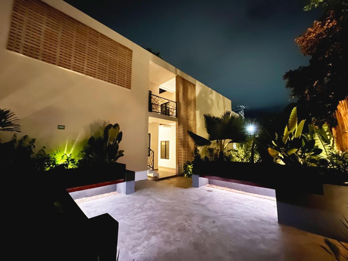 Hotel Kookay Valladolid Валядолид Екстериор снимка